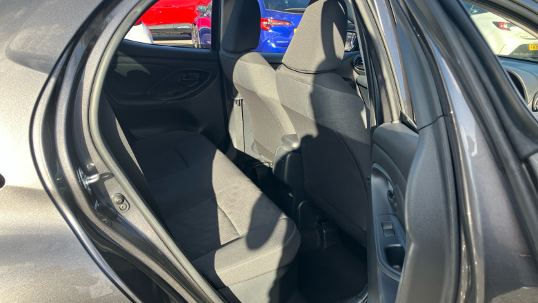 Toyota Yaris 1.5 Hybrid Design 5dr CVT Hybrid Hatchback